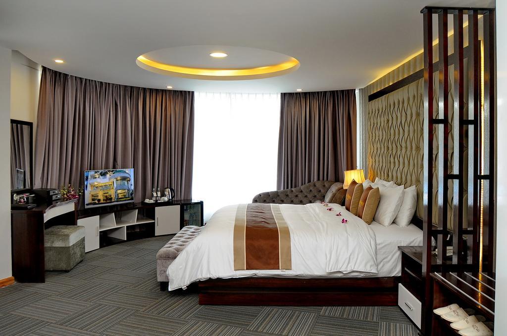 The World Hotel Να Τρανγκ Εξωτερικό φωτογραφία